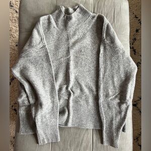 H&M Gray Turtleneck Sweater